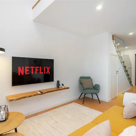 Whome Riverside View Premium W/ Ac & Terrace פורטו