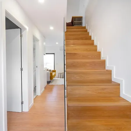 Whome Riverside View Premium W/ Ac & Terrace פורטו